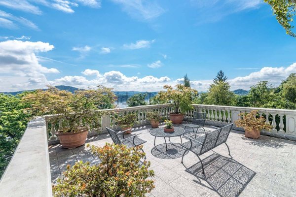 casa indipendente in vendita a Meina