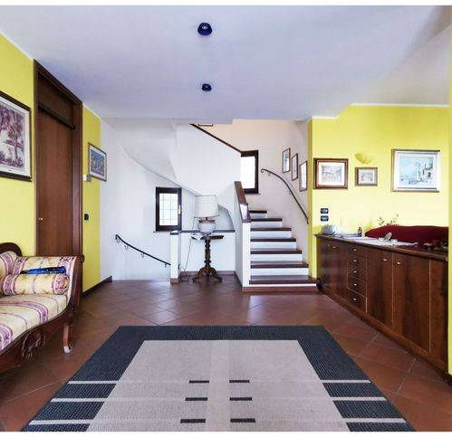 casa indipendente in vendita a Meina