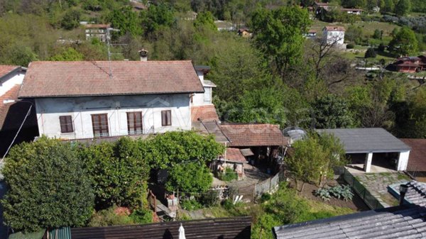casa indipendente in vendita a Meina in zona Ghevio