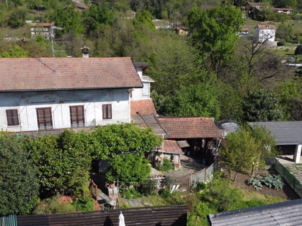 casa indipendente in vendita a Meina in zona Ghevio