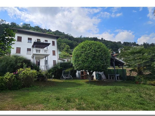 casa indipendente in vendita a Meina