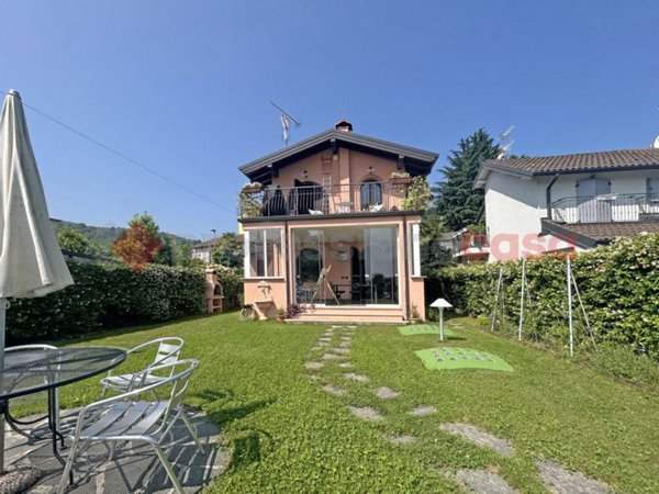 casa indipendente in vendita a Meina