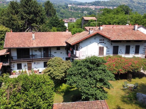 casa indipendente in vendita a Meina in zona Ghevio