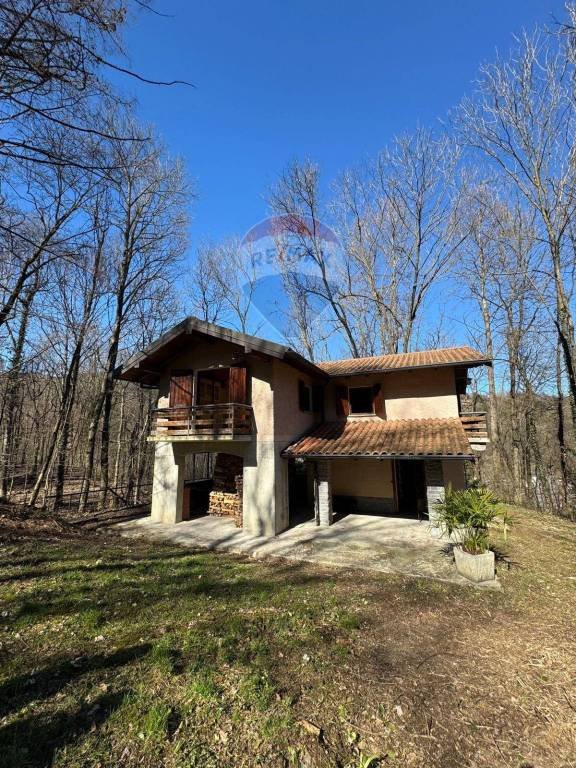appartamento in vendita a Meina in zona Ghevio