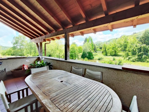 casa indipendente in vendita a Meina