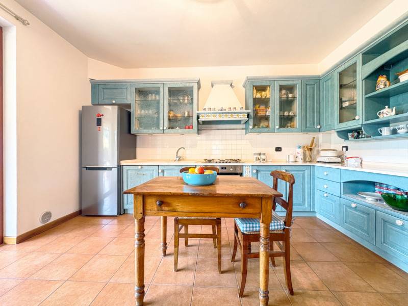 casa indipendente in vendita a Meina in zona Ghevio