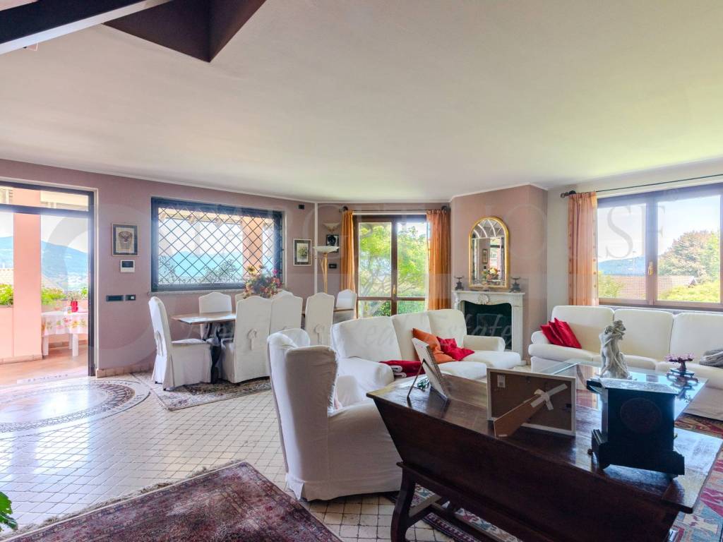 casa indipendente in vendita a Meina