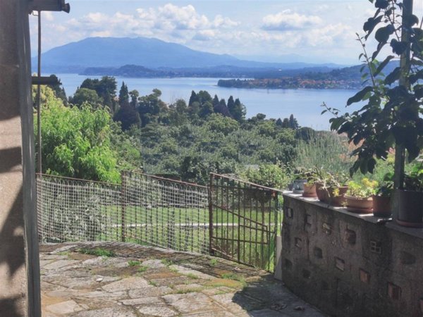 casa indipendente in vendita a Meina
