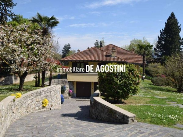 casa indipendente in vendita a Meina