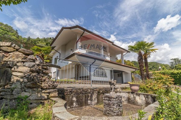 casa indipendente in vendita a Meina