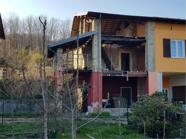 pentavano in vendita a Meina in zona Silvera