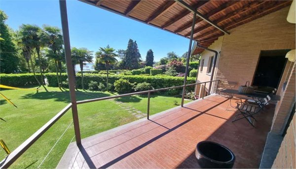 casa indipendente in vendita a Meina