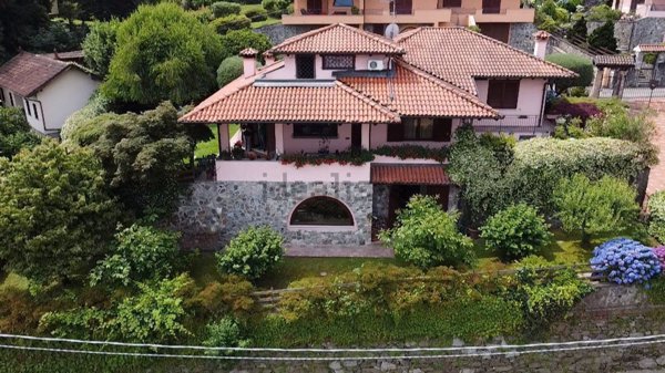 casa indipendente in vendita a Meina