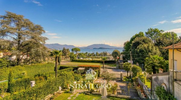 casa indipendente in vendita a Meina