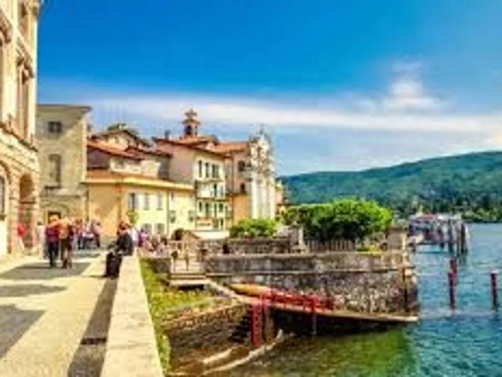 casa indipendente in vendita a Meina