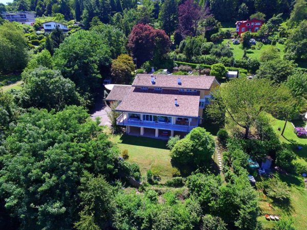 casa indipendente in vendita a Meina