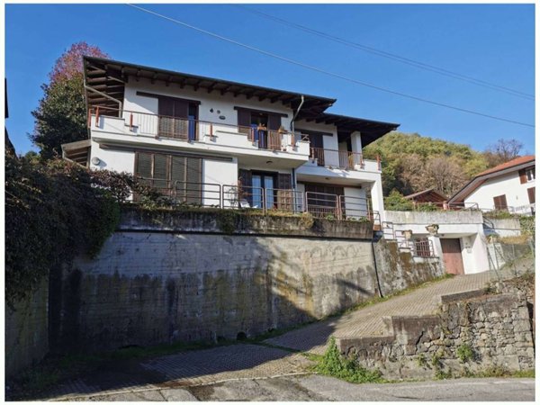 casa indipendente in vendita a Meina