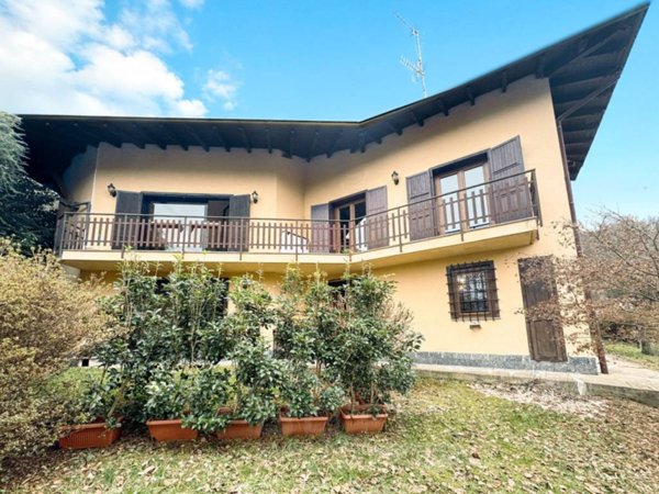 casa indipendente in vendita a Meina