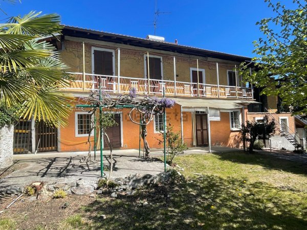 casale in vendita a Meina in zona Silvera