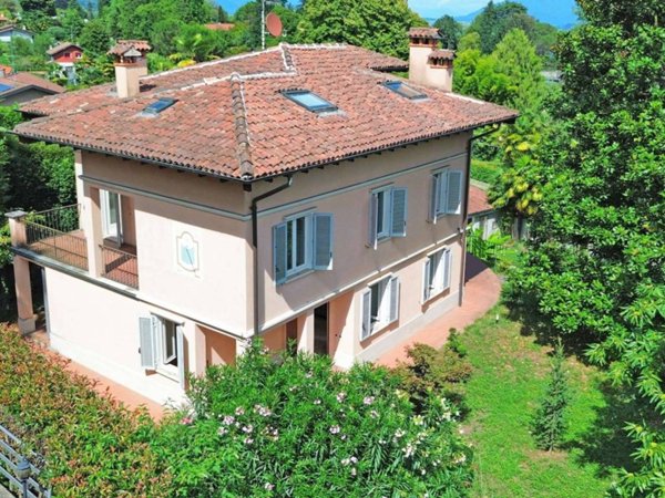 casa indipendente in vendita a Meina