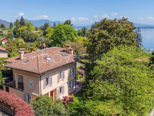 casa indipendente in vendita a Meina