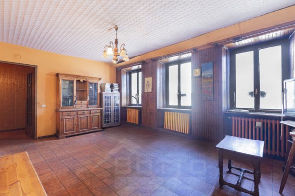 appartamento in vendita a Meina in zona Ghevio