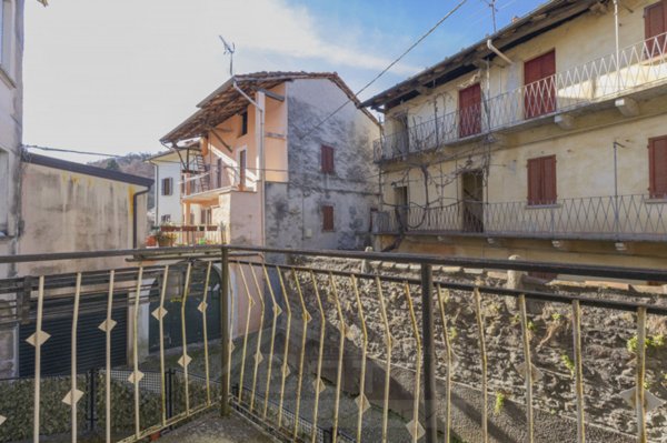 appartamento in vendita a Meina in zona Silvera