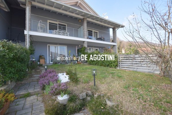 appartamento in vendita a Meina in zona Ghevio