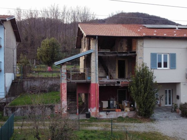casa indipendente in vendita a Meina in zona Silvera
