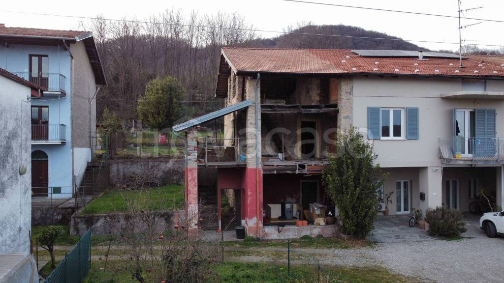 casa indipendente in vendita a Meina in zona Silvera