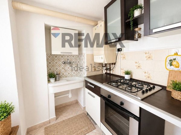 casa indipendente in vendita a Meina in zona Ghevio