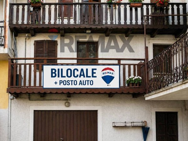 appartamento in vendita a Meina in zona Ghevio