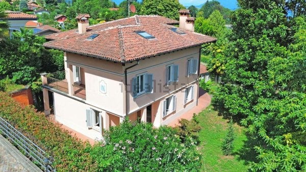 casa indipendente in vendita a Meina