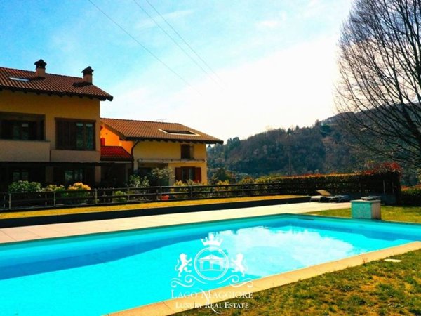 appartamento in vendita a Meina in zona Ghevio