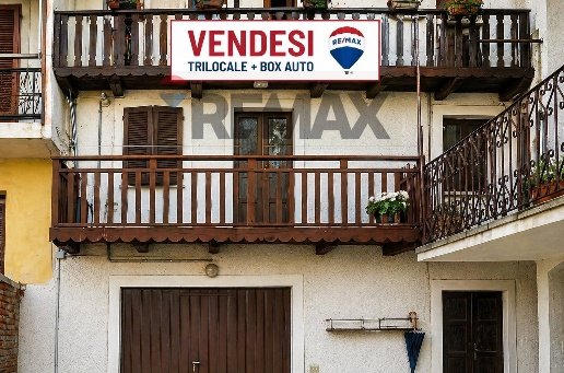 appartamento in vendita a Meina in zona Ghevio
