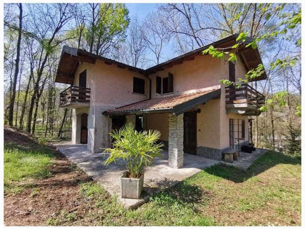 casa indipendente in vendita a Meina