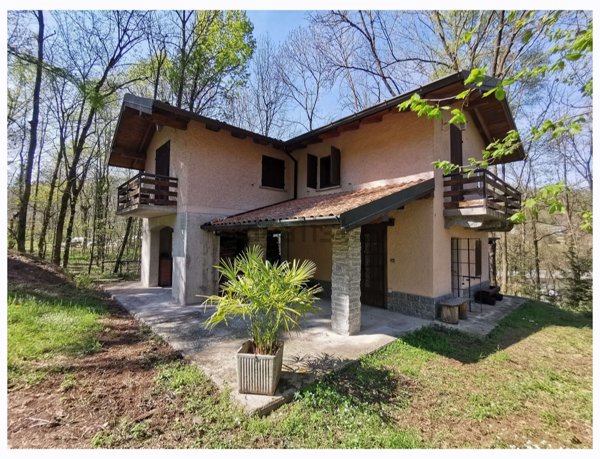 casa indipendente in vendita a Meina