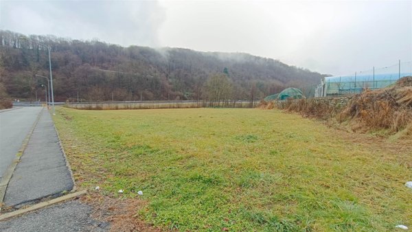 terreno agricolo in vendita a Meina in zona Ghevio