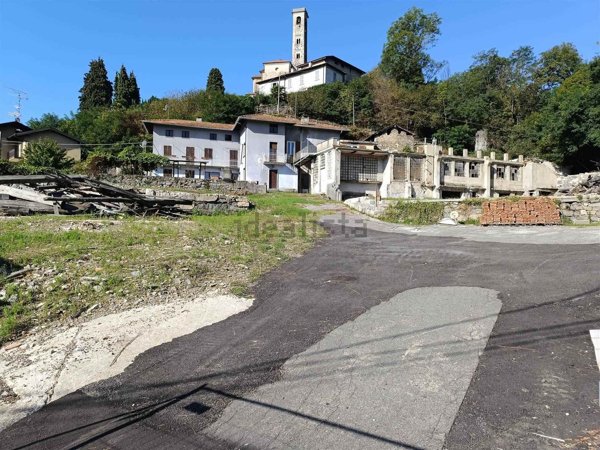 casa indipendente in vendita a Meina in zona Ghevio