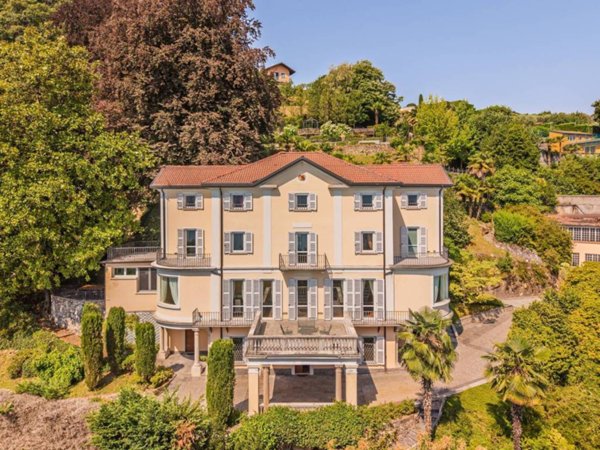 casa indipendente in vendita a Meina