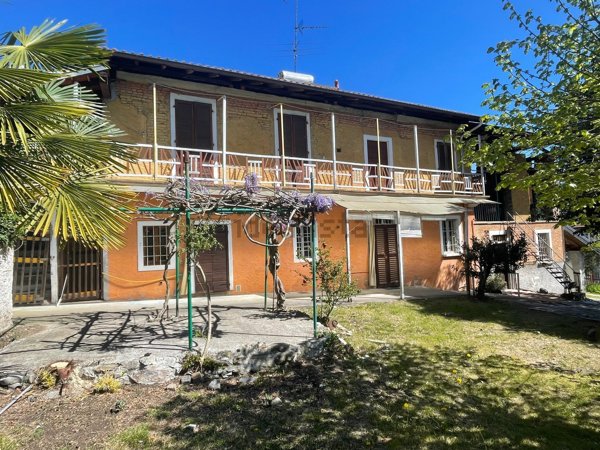 casale in vendita a Meina in zona Silvera