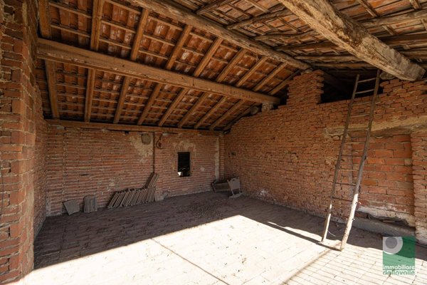 casale in vendita a Mezzomerico