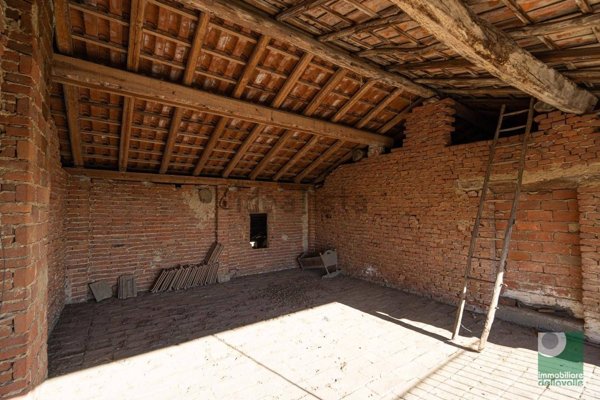 casale in vendita a Mezzomerico