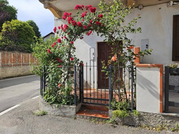 casa indipendente in vendita a Mezzomerico