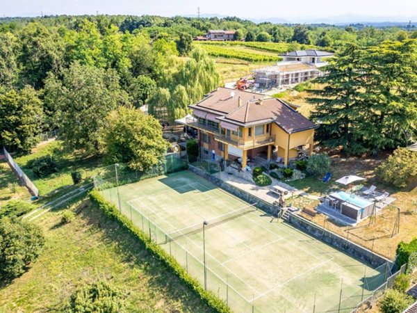 casa indipendente in vendita a Mezzomerico