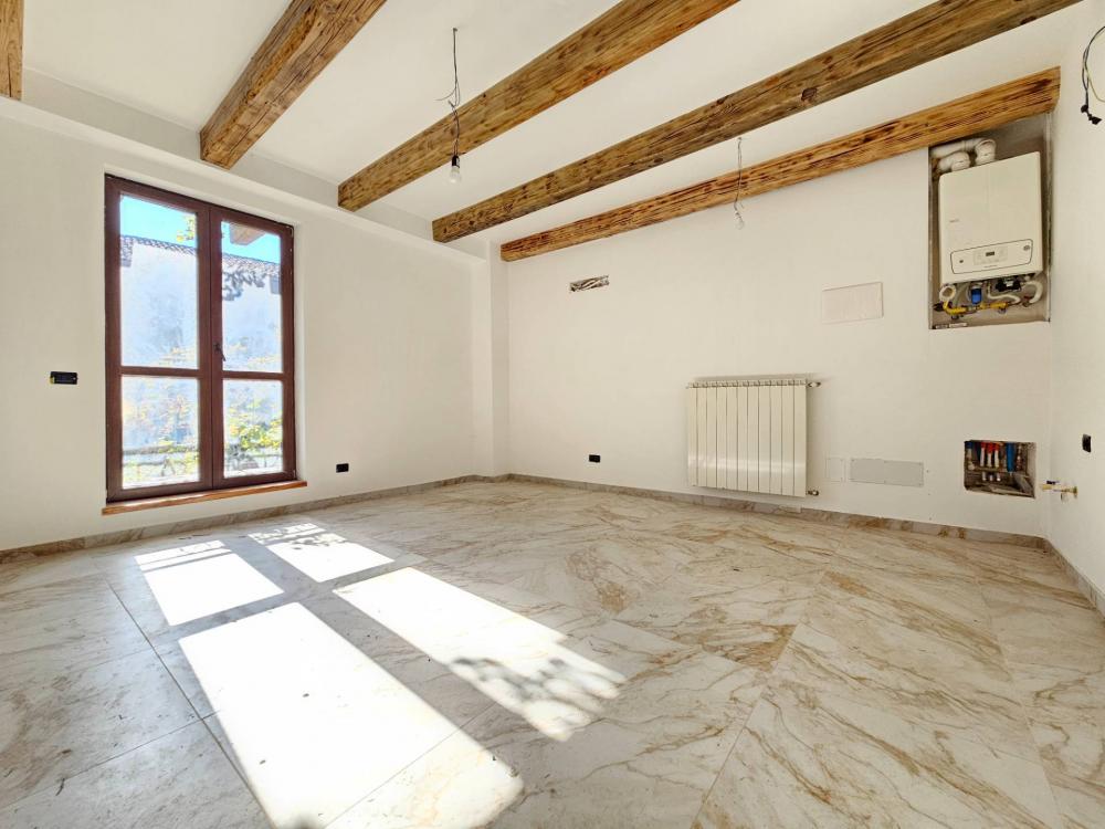 casa indipendente in vendita a Mezzomerico