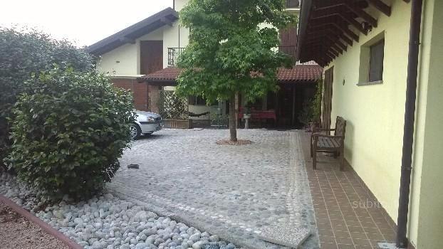 casa indipendente in vendita a Mezzomerico