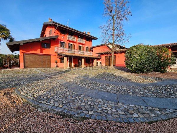 casa indipendente in vendita a Mezzomerico