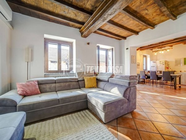 casa indipendente in vendita a Mezzomerico