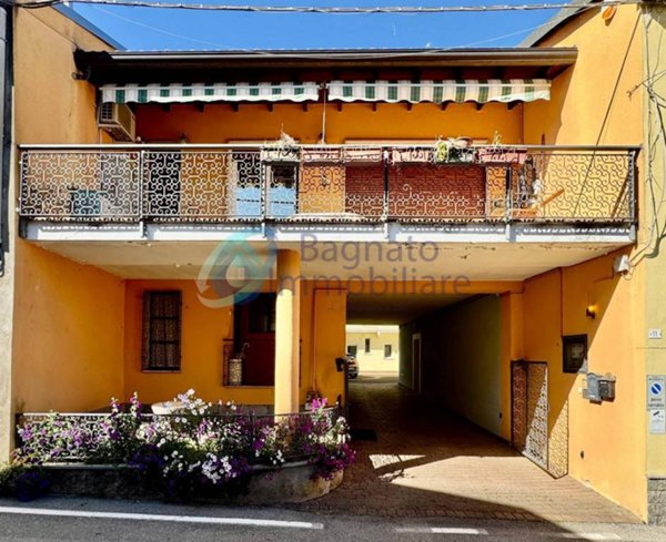 casa indipendente in vendita a Mezzomerico
